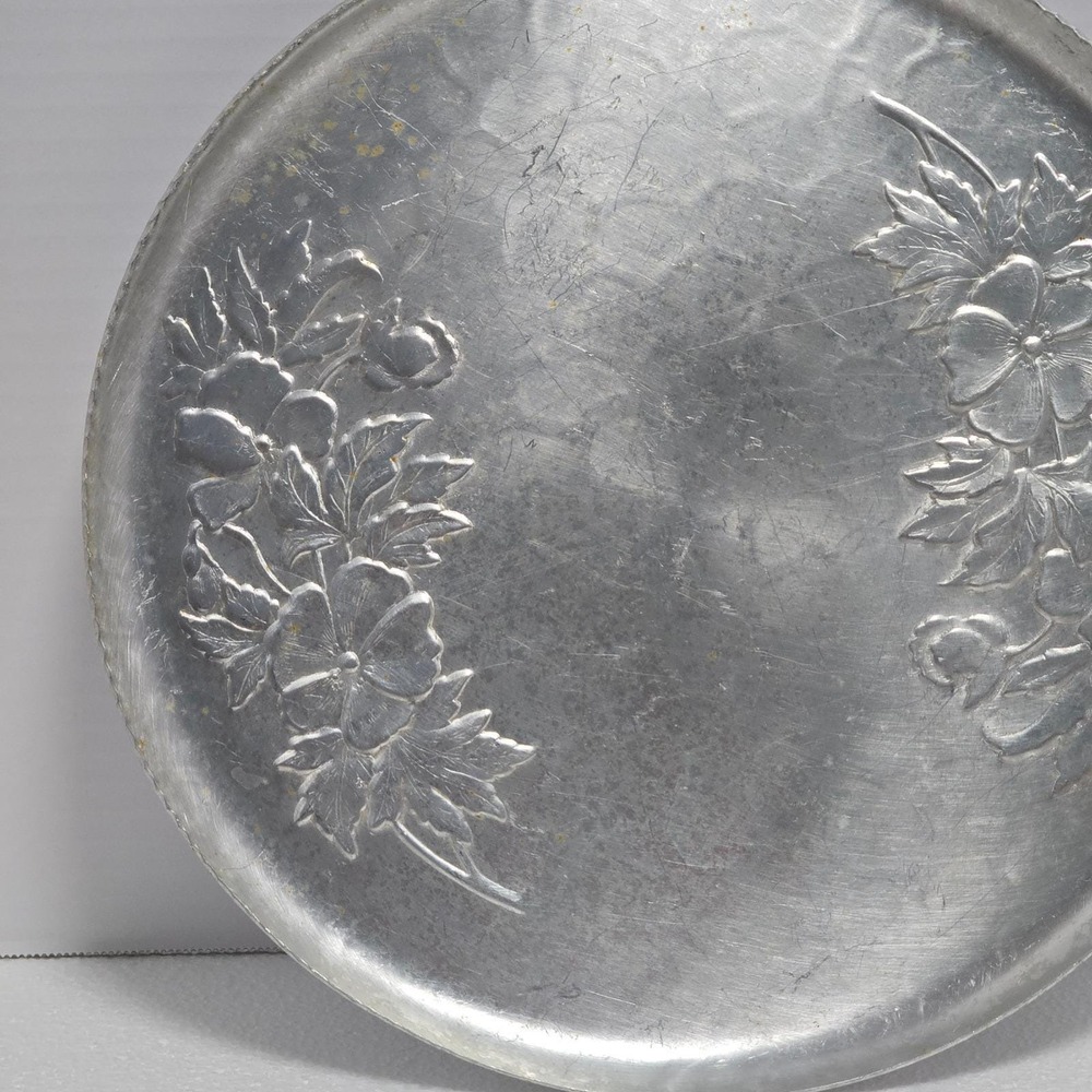 Vintage 1940s 1950s Aluminum Round Serving Tray 11 in Embossed Floral - Picture 2 of 8